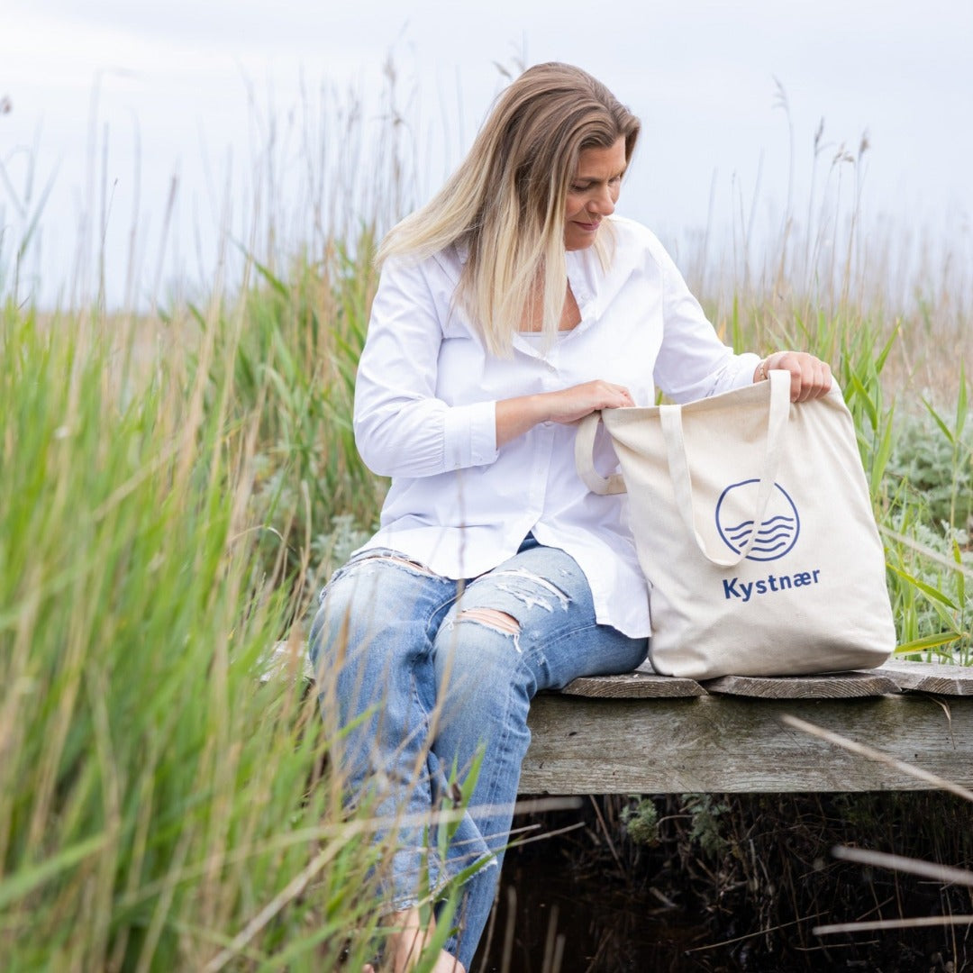 Mette med Kystnær mulepose mørkeblå print