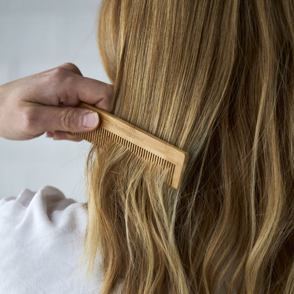 Hårkam i bambus