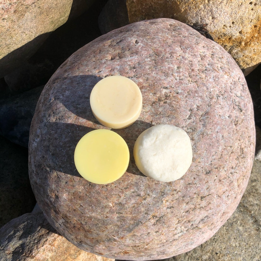 Kystnærs neutral serie, billede på en sten